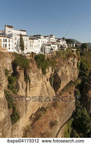 Weiss getunchte Hauser oberhalb der El Tajo-Schlucht, Ronda, Andalusien, Spanien, Europa View Large Photo Image Stock Image - Weiss getunchte Hauser oberhalb der El Tajo-Schlucht, Ronda, Andalusien, Spanien, Europa. Fotosearch