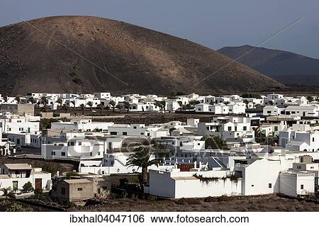 Weisse Hauser, hinten Vulkanberge, Uga, Lanzarote, Kanarische Inseln, Spanien, Europa View Large Photo Image Stock Photograph - Weisse Hauser, hinten Vulkanberge, Uga, Lanzarote, Kanarische Inseln, Spanien, Europa. Fotosearch