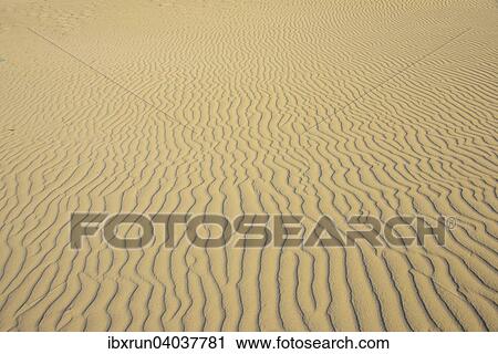 Wellen im Sand, Strand von Amak, Insel Sokotra, Jemen, Asien View Large Photo Image Stock Image - Wellen im Sand, Strand von Amak, Insel Sokotra, Jemen, Asien. Fotosearch