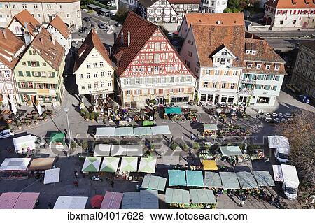 Wochenmarkt auf dem Marktplatz von Esslingen, Baden Wurttemberg, Deutschland, Europa View Large Photo Image Stock Photo - Wochenmarkt auf dem Marktplatz von Esslingen, Baden Wurttemberg, Deutschland, Europa. Fotosearch