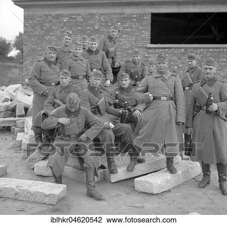 Stock Image - Approx. 1939, 1941, training Wehrmacht, group photo of Wehrmacht soldiers, Ulm, Germany, Europe. Fotosearch