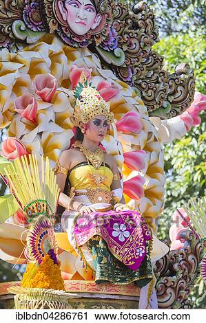 Stock Image - Balinese artist performing at the opening parade of the 2015 Bali Arts Festival, Denpasar, Bali, Indonesia, Asia. Fotosearch