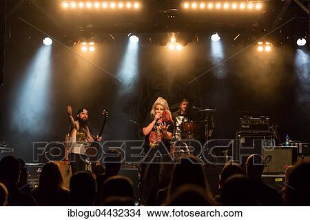 Picture - The Australian rock band Dallas Frasca live in the Schüür Lucerne, Switzerland Dallas Frasca, vocals/guitar Jeff Curran, guitar Chris Windley, drums. Fotosearch