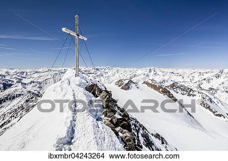 Auf dem Gipfel der Finailspitze, hinten die Finailkopfe, Schnalstal, Meraner Land, Alpen, Sudtirol, Trentino-Sudtirol, Italien, Europa View Large Photo Image Picture - Auf dem Gipfel der Finailspitze, hinten die Finailkopfe, Schnalstal, Meraner Land, Alpen, Sudtirol, Trentino-Sudtirol, Italien, Europa. Fotosearch