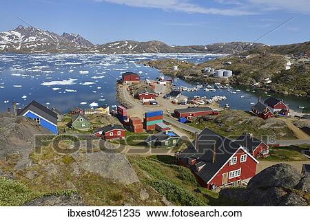Stock Photography - Ausblick uber den Hafen von Tasiilaq und Kong Oscars Havn, Ammassalik-Insel, Kalaallit Nunaat, Ostgronland, Gronland, Nordamerika. Fotosearch