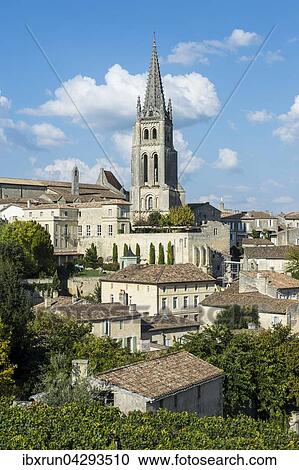 Ausblick uber die Altstadt mit der Felsenkirche, Saint Emilion, Departement Gironde, Frankreich, Europa View Large Photo Image Stock Image - Ausblick uber die Altstadt mit der Felsenkirche, Saint Emilion, Departement Gironde, Frankreich, Europa. Fotosearch