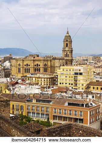 Ausblick von Monte de Gibralfaro auf die Altstadt mit Kathedrale Santa Iglesia Catedral Basilica de la Encarnacion, Malaga, Andalusien, Spanien, Europa View Large Photo Image Stock Photography - Ausblick von Monte de Gibralfaro auf die Altstadt mit Kathedrale Santa Iglesia Catedral Basilica de la Encarnacion, Malaga, Andalusien, Spanien, Europa. Fotosearch