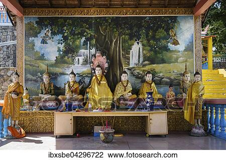 Stock Image - Buddha-Statuen in der South Phnom Prasit Pagoda, Prasat, Sud Braset Pagode bei Sangkat Ponhea Pon, Ponhea Lueu District, Phnom Penh, Kambodscha, Asien. Fotosearch
