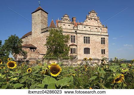Burg Cadolzburg, vorne der Burggarten, Cadolzburg, Mittelfranken, Bayern, Deutschland, Europa View Large Photo Image Stock Image - Burg Cadolzburg, vorne der Burggarten, Cadolzburg, Mittelfranken, Bayern, Deutschland, Europa. Fotosearch