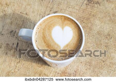 Cappuccino, Kaffeetasse mit Schaum in Herz-Form View Large Photo Image Stock Photography - Cappuccino, Kaffeetasse mit Schaum in Herz-Form. Fotosearch