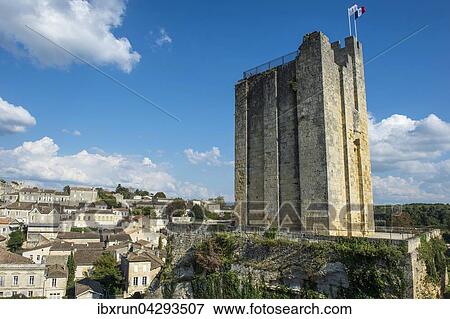 Chateau du Roi, Burg mit Wehrturm, Saint Emilion, Departement Gironde, Frankreich, Europa View Large Photo Image Stock Photo - Chateau du Roi, Burg mit Wehrturm, Saint Emilion, Departement Gironde, Frankreich, Europa. Fotosearch
