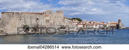 Picture - Chateau Royal und Wehrkirche Notre-Dame-des-Anges, Collioure, Departement Pyrenees-Orientales, Languedoc-Roussillon, Sudfrankreich, Frankreich, Europa. Fotosearch
