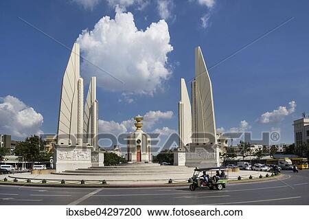 Demokratiedenkmal mit Tuk Tuk im Kreisverkehr, Demokratie-Denkmal, Democracy-Monument, Bangkok, Thailand, Asien View Large Photo Image Stock Image - Demokratiedenkmal mit Tuk Tuk im Kreisverkehr, Demokratie-Denkmal, Democracy-Monument, Bangkok, Thailand, Asien. Fotosearch