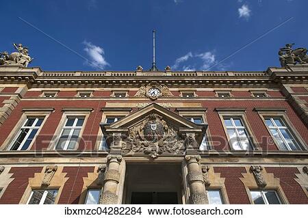 Eingang mit Reichsadler am Postamt, Postplatz, Gorlitz, Oberlausitz, Sachsen, Deutschland, Europa View Large Photo Image Picture - Eingang mit Reichsadler am Postamt, Postplatz, Gorlitz, Oberlausitz, Sachsen, Deutschland, Europa. Fotosearch