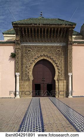 Eingang zum Mausoleum von Sultan Moulay Ismail, Meknes, Meknes-Tafilalet, Marokko, Afrika View Large Photo Image Stock Image - Eingang zum Mausoleum von Sultan Moulay Ismail, Meknes, Meknes-Tafilalet, Marokko, Afrika. Fotosearch