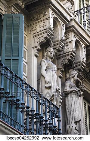 Stock Image - Fassade mit Balkon, Jugendstil, Eixample, Barcelona, Katalonien, Spanien, Europa. Fotosearch