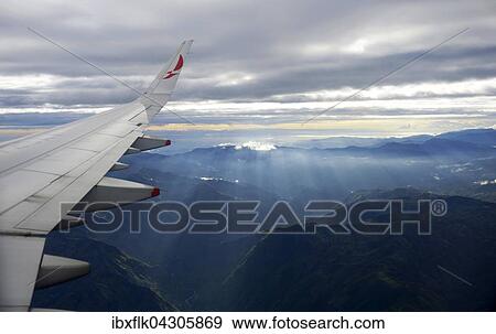 Flug uber die Anden nahe Bogota, Kolumbien, Sudamerika View Large Photo Image Stock Photo - Flug uber die Anden nahe Bogota, Kolumbien, Sudamerika. Fotosearch