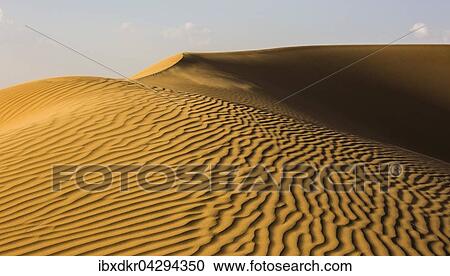 Formen und Strukturen, Licht und Schatten der Sanddunen, Leeres Viertel, Empty Quarter, Sandwuste Rub al-Chali, auch Rub al-Khali, Vereinigte Arabische Emirate, Asien View Large Photo Image Stock Image - Formen und Strukturen, Licht und Schatten der Sanddunen, Leeres Viertel, Empty Quarter, Sandwuste Rub al-Chali, auch Rub al-Khali, Vereinigte Arabische Emirate, Asien. Fotosearch