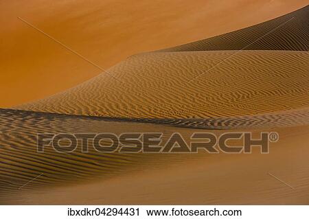 Formen und Strukturen, Licht und Schatten der Sanddunen, Leeres Viertel, Empty Quarter, Sandwuste Rub al-Chali, auch Rub al-Khali, Vereinigte Arabische Emirate, Asien View Large Photo Image Stock Image - Formen und Strukturen, Licht und Schatten der Sanddunen, Leeres Viertel, Empty Quarter, Sandwuste Rub al-Chali, auch Rub al-Khali, Vereinigte Arabische Emirate, Asien. Fotosearch