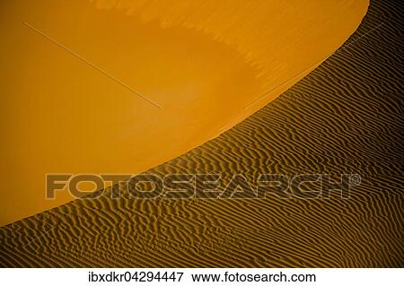 Formen und Strukturen, Licht und Schatten der Sanddunen, Leeres Viertel, Empty Quarter, Sandwuste Rub al-Chali, auch Rub al-Khali, Vereinigte Arabische Emirate, Asien View Large Photo Image Stock Photo - Formen und Strukturen, Licht und Schatten der Sanddunen, Leeres Viertel, Empty Quarter, Sandwuste Rub al-Chali, auch Rub al-Khali, Vereinigte Arabische Emirate, Asien. Fotosearch