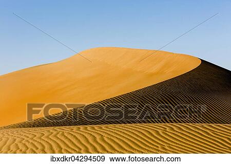 Formen und Strukturen, Licht und Schatten der Sanddunen, Leeres Viertel, Empty Quarter, Sandwuste Rub al-Chali, auch Rub al-Khali, Vereinigte Arabische Emirate, Asien View Large Photo Image Stock Photo - Formen und Strukturen, Licht und Schatten der Sanddunen, Leeres Viertel, Empty Quarter, Sandwuste Rub al-Chali, auch Rub al-Khali, Vereinigte Arabische Emirate, Asien. Fotosearch
