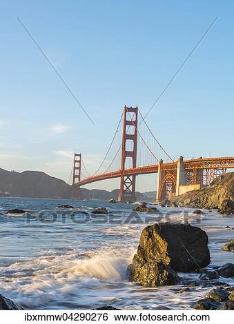 Stock Photograph - Golden Gate Bridge, Marshall Strand, Marshall's Beach, Felsenkuste, San Francisco, USA, Nordamerika. Fotosearch