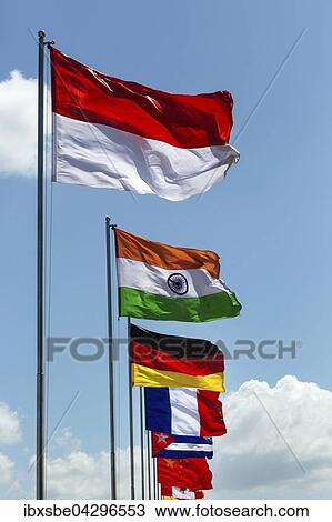 Stock Image - Indonesische, indische, deutsche und franzosische Flaggen am Sisowath Quay, Phnom Penh, Kambodscha, Asien. Fotosearch
