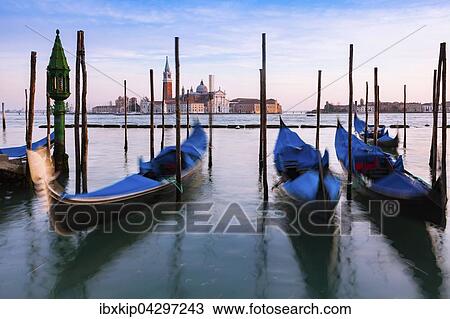 Kirche von San Giorgio Maggiore mit Gondeln, Venedig, Venetien, Italien, Europa View Large Photo Image Stock Image - Kirche von San Giorgio Maggiore mit Gondeln, Venedig, Venetien, Italien, Europa. Fotosearch