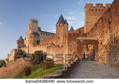Stock Image - La Cite, mittelalterliche Festungsstadt Carcassonne, UNESCO Weltkulturerbe, Languedoc-Roussillon, Sudfrankreich, Frankreich, Europa. Fotosearch