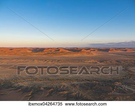 Morgenlicht, Kulala Wilderness Reserve, Namib-Wuste, Tsarisberge, Trockenfluss Tsauchab, Hammerstein, Sossusvlei, Namib-Naukluft-Nationalpark, Namibia, Afrika View Large Photo Image Stock Photography - Morgenlicht, Kulala Wilderness Reserve, Namib-Wuste, Tsarisberge, Trockenfluss Tsauchab, Hammerstein, Sossusvlei, Namib-Naukluft-Nationalpark, Namibia, Afrika. Fotosearch