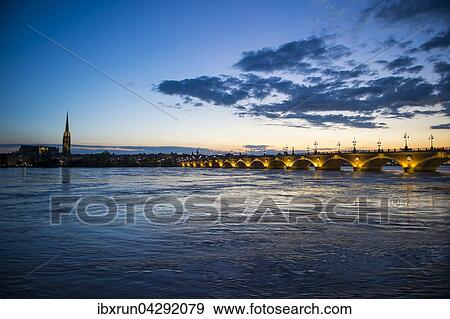 Pont de Pierre, historische Brucke uber die Garonne in der Abenddammerung, Bordeaux, Frankreich, Europa View Large Photo Image Stock Photo - Pont de Pierre, historische Brucke uber die Garonne in der Abenddammerung, Bordeaux, Frankreich, Europa. Fotosearch