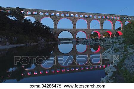 Pont du Gard bei Dammerung, romisches Aquadukt, UNESCO Weltkulturerbe, Fluss Gard, Languedoc-Roussillon, Sudfrankreich, Frankreich, Europa View Large Photo Image Stock Photography - Pont du Gard bei Dammerung, romisches Aquadukt, UNESCO Weltkulturerbe, Fluss Gard, Languedoc-Roussillon, Sudfrankreich, Frankreich, Europa. Fotosearch
