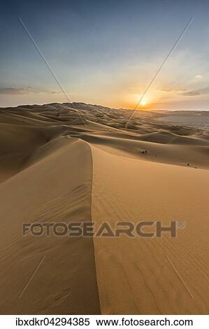 Stock Photography - Sanddunen beim Sonnenuntergang, Leeres Viertel, Empty Quarter, Sandwuste Rub al-Chali, auch Rub al-Khali, Vereinigte Arabische Emirate, Asien. Fotosearch