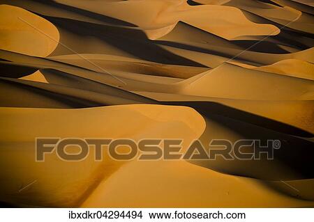 Sanddunen, Leeres Viertel, Empty Quarter, Sandwuste Rub al-Chali, auch Rub al-Khali, Vereinigte Arabische Emirate, Asien View Large Photo Image Picture - Sanddunen, Leeres Viertel, Empty Quarter, Sandwuste Rub al-Chali, auch Rub al-Khali, Vereinigte Arabische Emirate, Asien. Fotosearch
