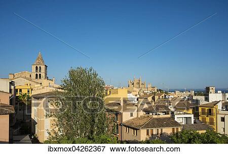 Stadtansicht mit Kathedrale von Palma, Palma de Mallorca, Mallorca, Balearen, Spanien, Europa View Large Photo Image Stock Photo - Stadtansicht mit Kathedrale von Palma, Palma de Mallorca, Mallorca, Balearen, Spanien, Europa. Fotosearch