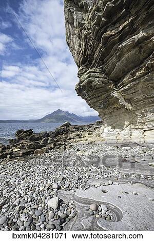 Tafone, verwittertes Gestein in der Bucht von Elgol, am Horizont die Cuillin Hills, Western Highlands, Isle of Skye, Schottland, Grossbritannien, Europa View Large Photo Image Stock Image - Tafone, verwittertes Gestein in der Bucht von Elgol, am Horizont die Cuillin Hills, Western Highlands, Isle of Skye, Schottland, Grossbritannien, Europa. Fotosearch