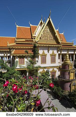 Stock Photo - Tempel Wat Langka am Sihanouk Boulevard mit Stupa, Phnom Penh, Kambodscha, Asien. Fotosearch
