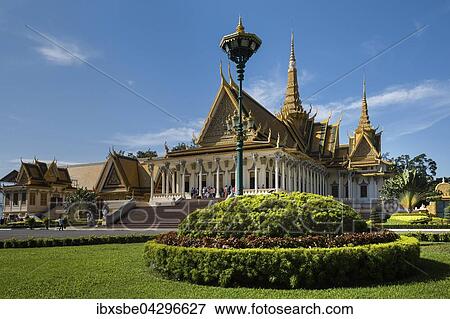 Thronhalle Preah Tineang Tevea Vinichhay oder Thineang Dheva Vinnichay, Garten vor der Kronungshalle, Konigspalast, Phnom Penh, Kambodscha, Asien View Large Photo Image Stock Photo - Thronhalle Preah Tineang Tevea Vinichhay oder Thineang Dheva Vinnichay, Garten vor der Kronungshalle, Konigspalast, Phnom Penh, Kambodscha, Asien. Fotosearch