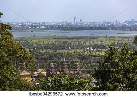 Turme des Prasat Phnom Reap Tempel, hinten Phnom Penh, Kambodscha, Asien View Large Photo Image Stock Image - Turme des Prasat Phnom Reap Tempel, hinten Phnom Penh, Kambodscha, Asien. Fotosearch