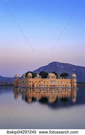Wasserpalast Jal Mahal bei Sonnenuntergang, Jaipur, Rajasthan, Indien, Asien View Large Photo Image Stock Photography - Wasserpalast Jal Mahal bei Sonnenuntergang, Jaipur, Rajasthan, Indien, Asien. Fotosearch