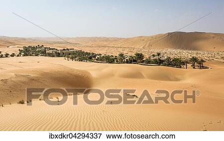 Wusten Resort Hotel Anantara Qasr Al Sarab, umgeben von hohen Sanddunen, Oase Liwa, Al Gharbia, Leeres Viertel, Empty Quarter, Sandwuste Rub al-Chali, auch Rub al-Khali, Vereinigte Arabische Emirate, Asien View Large Photo Image Stock Photo - Wusten Resort Hotel Anantara Qasr Al Sarab, umgeben von hohen Sanddunen, Oase Liwa, Al Gharbia, Leeres Viertel, Empty Quarter, Sandwuste Rub al-Chali, auch Rub al-Khali, Vereinigte Arabische Emirate, Asien. Fotosearch