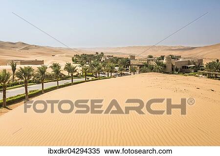Wusten Resort Hotel Anantara Qasr Al Sarab, umgeben von hohen Sanddunen, Oase Liwa, Al Gharbia, Leeres Viertel, Empty Quarter, Sandwuste Rub al-Chali, auch Rub al-Khali, Vereinigte Arabische Emirate, Asien View Large Photo Image Stock Photography - Wusten Resort Hotel Anantara Qasr Al Sarab, umgeben von hohen Sanddunen, Oase Liwa, Al Gharbia, Leeres Viertel, Empty Quarter, Sandwuste Rub al-Chali, auch Rub al-Khali, Vereinigte Arabische Emirate, Asien. Fotosearch