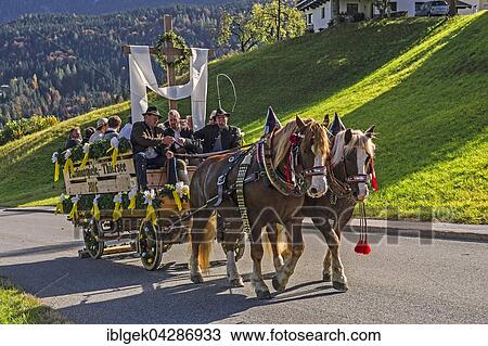Leonhardiritt procession, carriage, Hinterthiersee, Tyrol, Austria, Europe View Large Photo Image Stock Image - Leonhardiritt procession, carriage, Hinterthiersee, Tyrol, Austria, Europe. Fotosearch