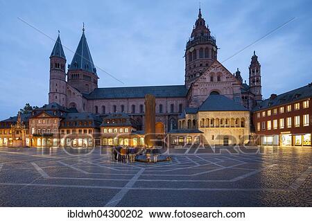 Stock Image - Mainz Cathedral and Heunensaule, marketplace, Mainz, Rhineland-Palatinate, Germany, Europe. Fotosearch