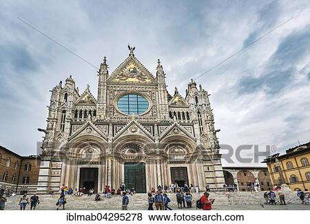 Stock Photo - Siena Cathedral, cattedrale metropolitana di Santa Maria Assunta, UNESCO World Heritage Site, Siena, Tuscany, Italy, Europe. Fotosearch