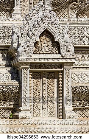 Stock Image - Stupa of King Norodom Suramarit, Silver Pagoda in the Royal Palace District, Phnom Penh, Cambodia, Asia. Fotosearch