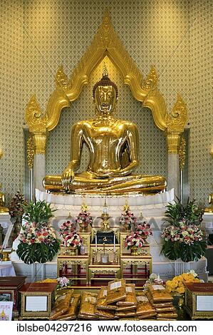 Stock Photograph - Wat Traimit Temple, altar of Golden Buddha, Phra Maha Suwan Patimakon Phuttha, Trimitr, Bangkok, Thailand, Asia. Fotosearch