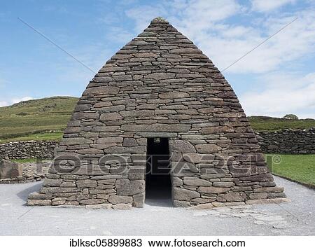 Stock Image - Gallarus Oratory, early Christian church, Dingle Peninsula, County Kerry, Ireland, Europe. Fotosearch