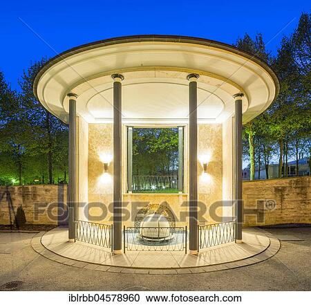 Stock Image - Helenenquelle, fountain in the spa garden, Bad Pyrmont, Lower Saxony, Germany, Europe. Fotosearch