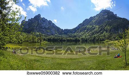 Stock Image - Laudachsee with view to the Katzenstein on the Grünberg, Gmunden, Salzkammergut, Upper Austria, Austria, Europe. Fotosearch